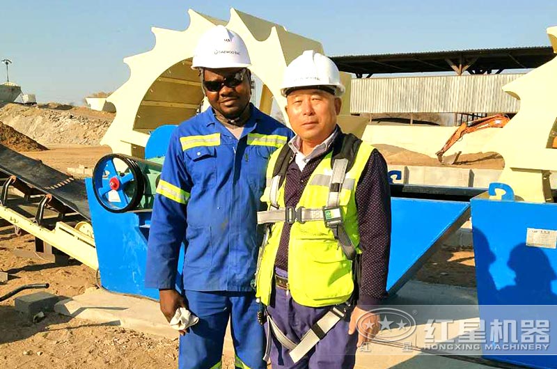 售后人員上門為贊比亞客戶提供服務(wù) 售后人員上門為贊比亞客戶提供服務(wù)