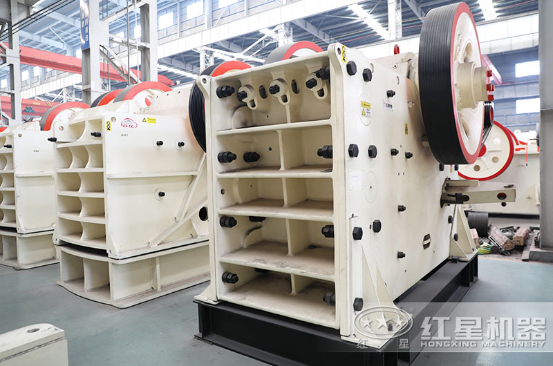 顎式破碎機設(shè)備圖片 顎式破碎機設(shè)備圖片