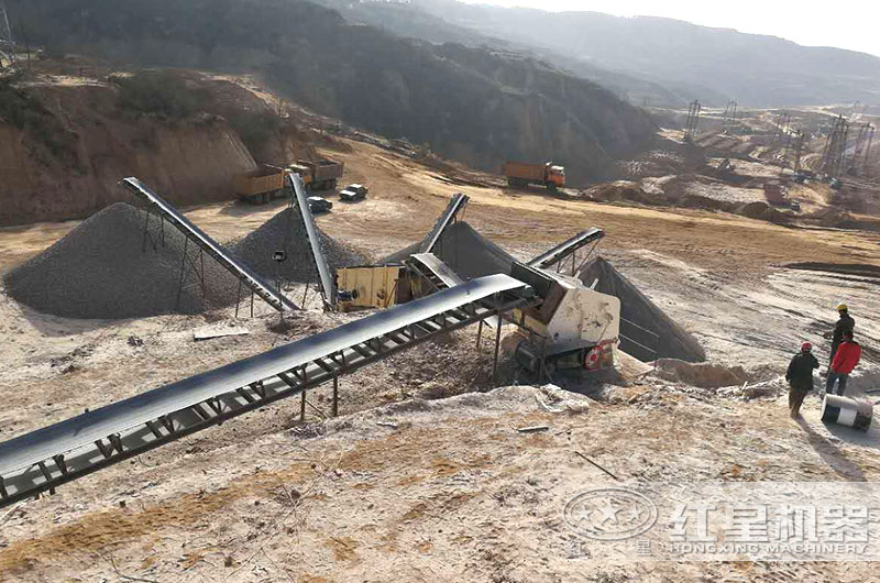 山東客戶反擊式破碎機生產現(xiàn)場圖片 山東客戶反擊式破碎機生產現(xiàn)場圖片