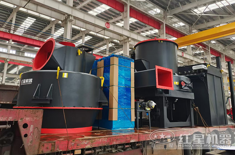 超細磨粉機裝車發(fā)貨現(xiàn)場 超細磨粉機裝車發(fā)貨現(xiàn)場