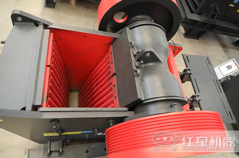 顎式破碎機進料口 顎式破碎機進料口